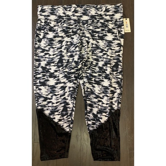 NEW WARRIOR DANICA PATRICK 3X Black White Workout Yoga Leggings NWT - Picture 1 of 9